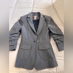 Cinq à Sept Pant Suit.
Tailored. Timeless. Tre Chic.